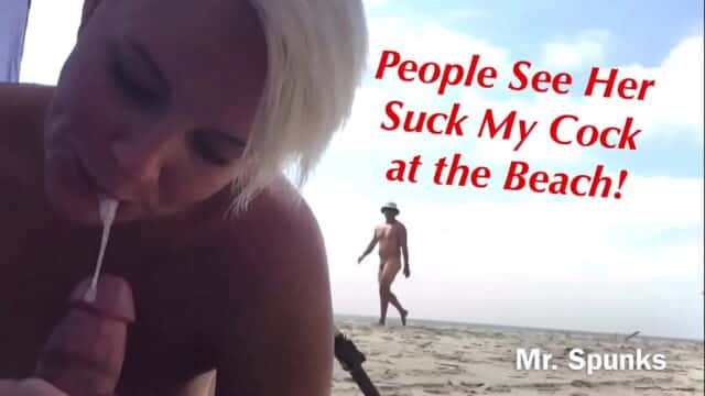 Pareja real se graban teniendo sexo en playa nudista