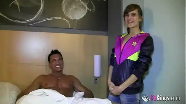 Ainara cumple la fantasia de follar con Marco Banderas